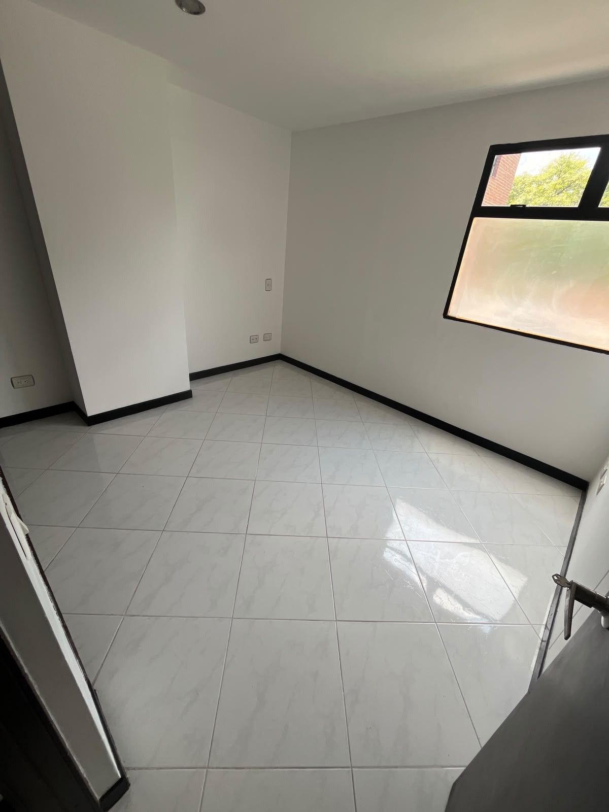 Apartamento en arriendo en El Portal, Envigado · foto 12 de 19