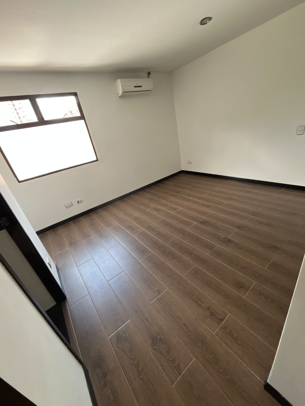 Apartamento en arriendo en El Portal, Envigado · foto 8 de 19