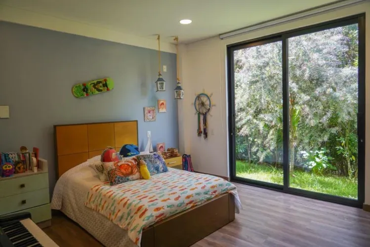 Casa de 5 alcobas en venta en Loma Del Esmeraldal, Envigado, 1630 m² · foto 9 de 15