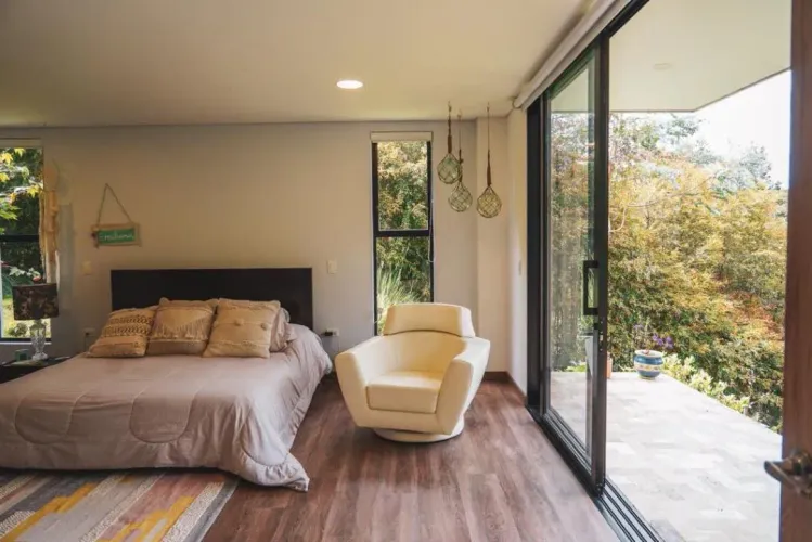 Casa de 5 alcobas en venta en Loma Del Esmeraldal, Envigado, 1630 m² · foto 13 de 15