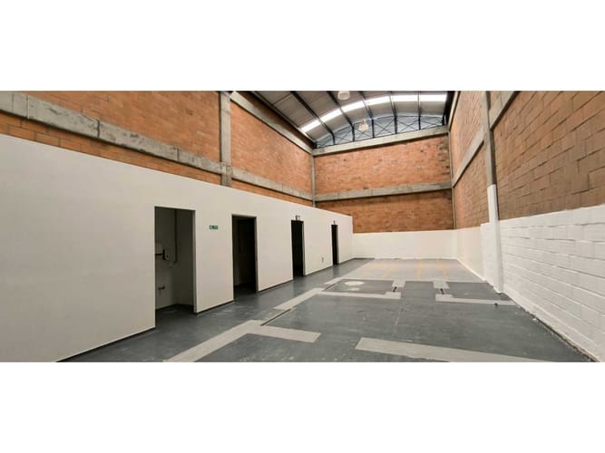 Bodega en arriendo en Aeropuerto, Rionegro, 405 m² · foto 6 de 10