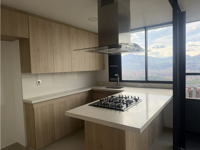 Apartamento de 3 alcobas en arriendo en Loma Del Indio, Medellín, 87 m² · foto 3 de 18