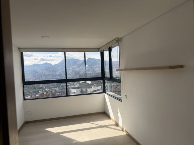 Apartamento de 3 alcobas en arriendo en Loma Del Indio, Medellín, 87 m² · foto 7 de 18