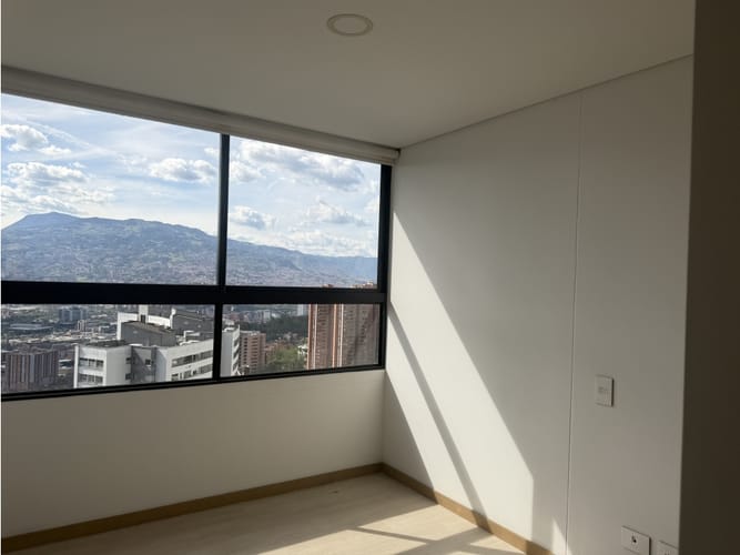 Apartamento de 3 alcobas en arriendo en Loma Del Indio, Medellín, 87 m² · foto 9 de 18
