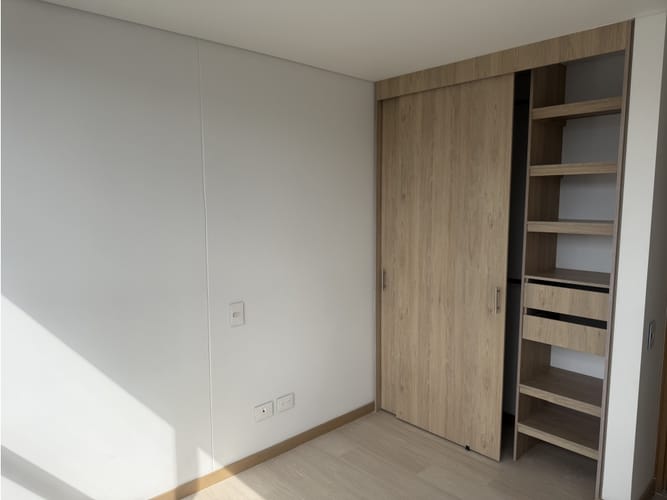 Apartamento de 3 alcobas en arriendo en Loma Del Indio, Medellín, 87 m² · foto 10 de 18