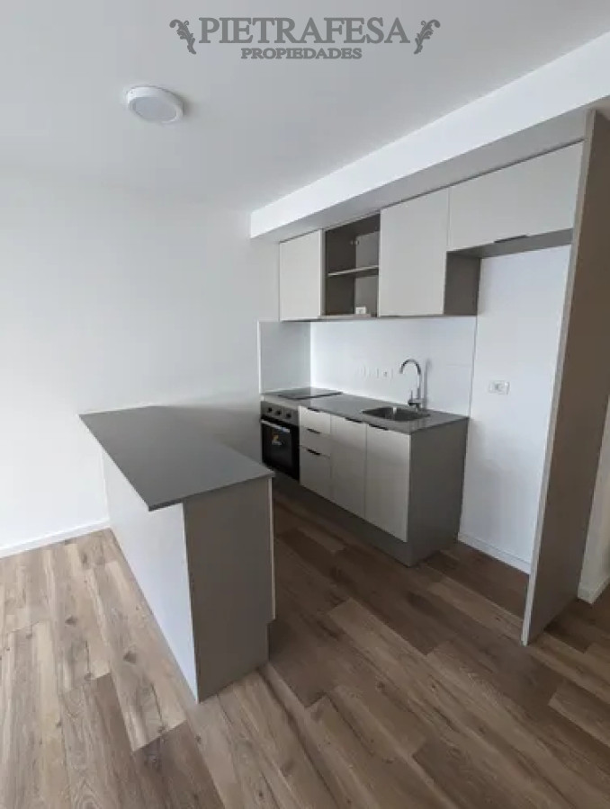 Apartamento en alquiler, monoambiente, 1 baño, patio. Cordón. · Foto 9
