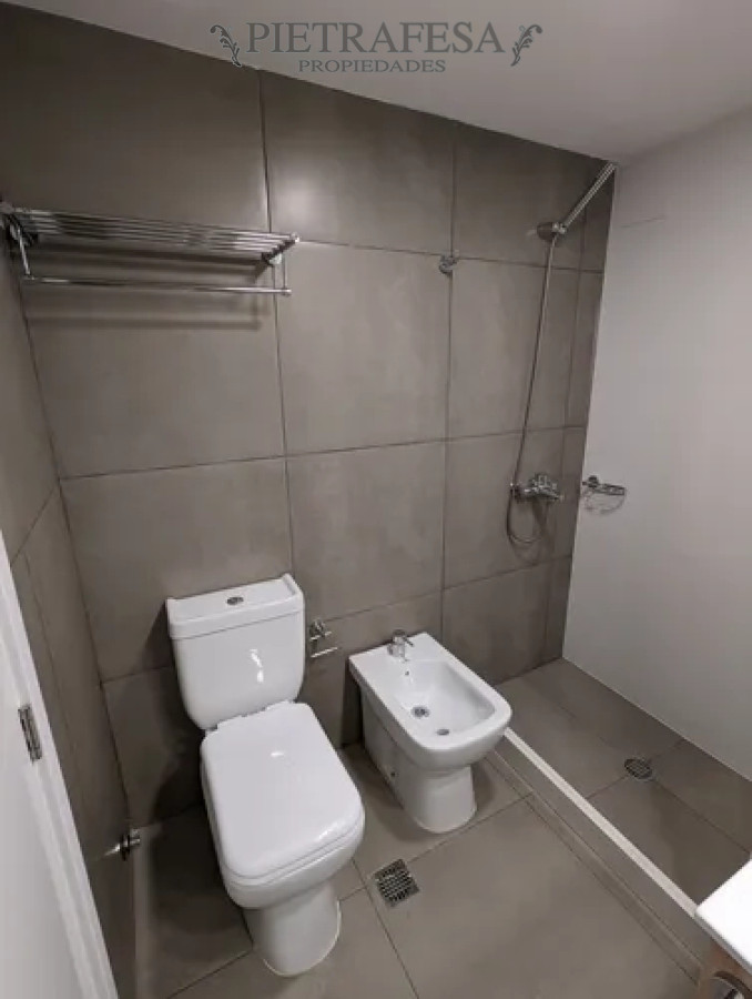 Apartamento en alquiler, monoambiente, 1 baño, patio. Cordón. · Foto 10