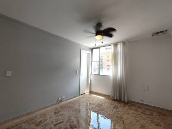 Apartamento de 3 alcobas en arriendo en Patio Bonito, Medellín, 170 m² · foto 2 de 19