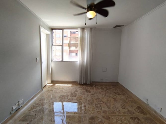 Apartamento de 3 alcobas en arriendo en Patio Bonito, Medellín, 170 m² · foto 3 de 19