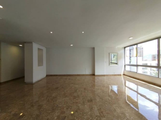 Apartamento de 3 alcobas en arriendo en Patio Bonito, Medellín, 170 m² · foto 12 de 19
