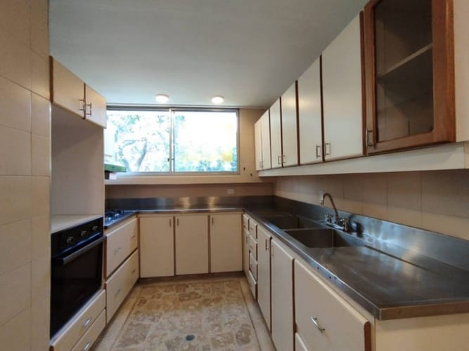 Apartamento de 3 alcobas en arriendo en Patio Bonito, Medellín, 170 m² · foto 16 de 19