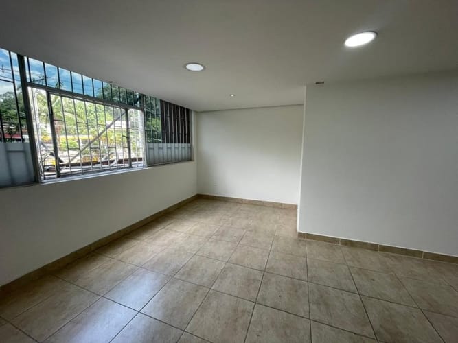 Local en arriendo en El Poblado, Medellín, 218 m² · foto 4 de 11
