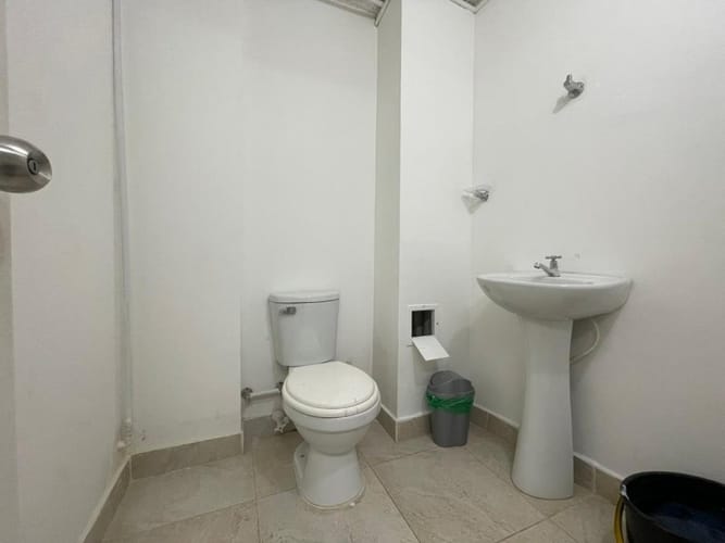 Local en arriendo en El Poblado, Medellín, 218 m² · foto 7 de 11