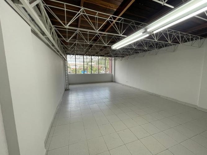 Local en arriendo en El Poblado, Medellín, 218 m² · foto 8 de 11