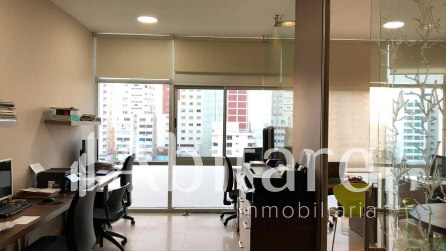 Oficina en arriendo en Bocagrande, Cartagena, 42 m² · foto 2 de 11