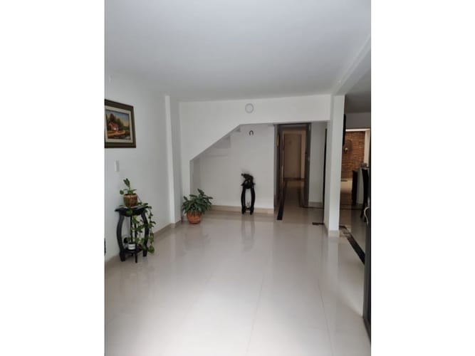 Casa de 5 alcobas en venta en Ciudad 2000, Cali, 250 m² · foto 6 de 24