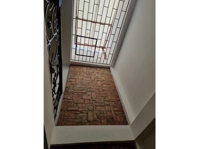 Casa de 5 alcobas en venta en Ciudad 2000, Cali, 250 m² · foto 9 de 24