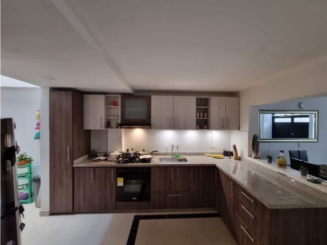 Casa de 5 alcobas en venta en Ciudad 2000, Cali, 250 m² · foto 11 de 24