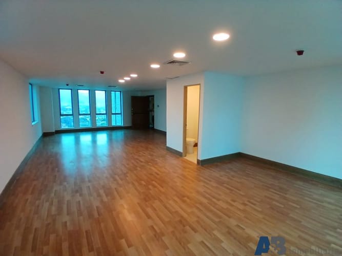 Oficina en arriendo en La Aguacatala, Medellín, 50 m² · foto 2 de 13