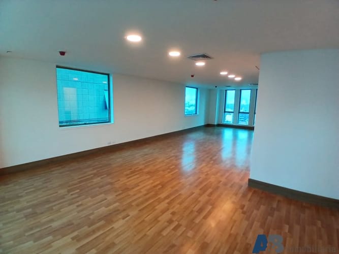 Oficina en arriendo en La Aguacatala, Medellín, 50 m² · foto 6 de 13