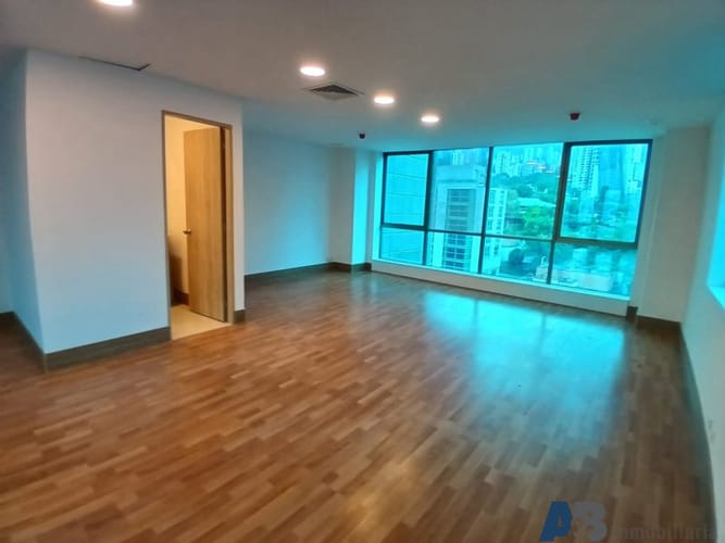 Oficina en arriendo en La Aguacatala, Medellín, 50 m² · foto 7 de 13