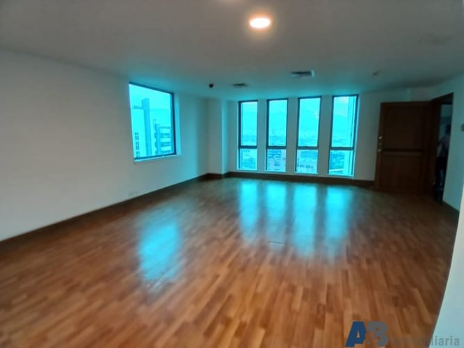 Oficina en arriendo en La Aguacatala, Medellín, 50 m² · foto 9 de 13
