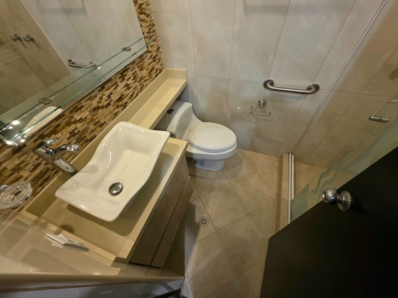 Apartamento en arriendo en Los Colores, Medellín · foto 22 de 24