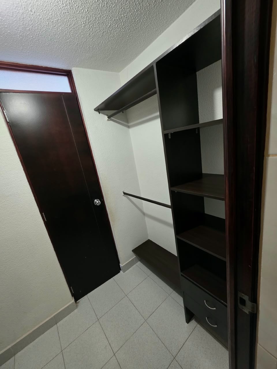 Apartamento en arriendo en Los Colores, Medellín · foto 3 de 24