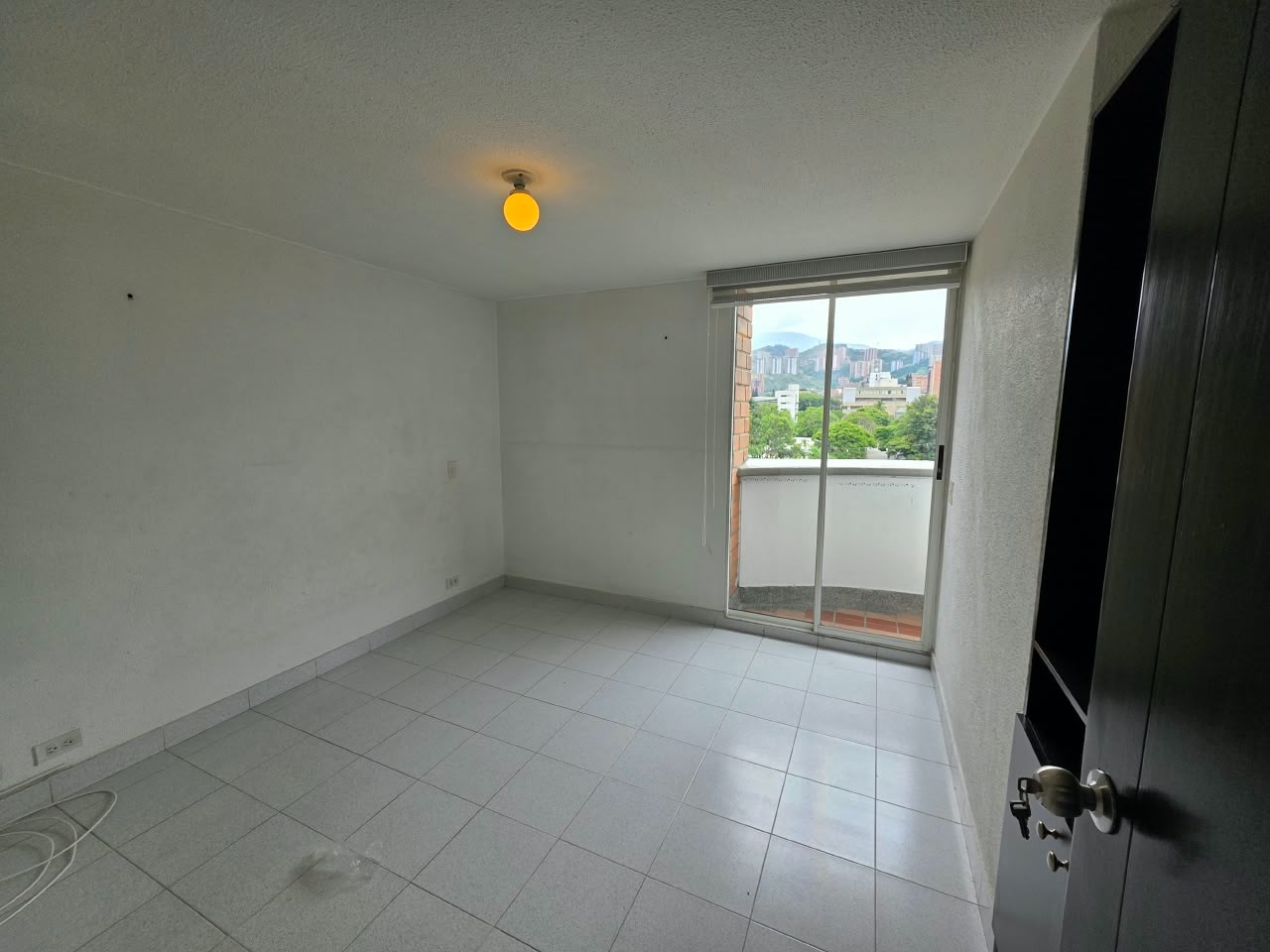 Apartamento en arriendo en Los Colores, Medellín · foto 7 de 24