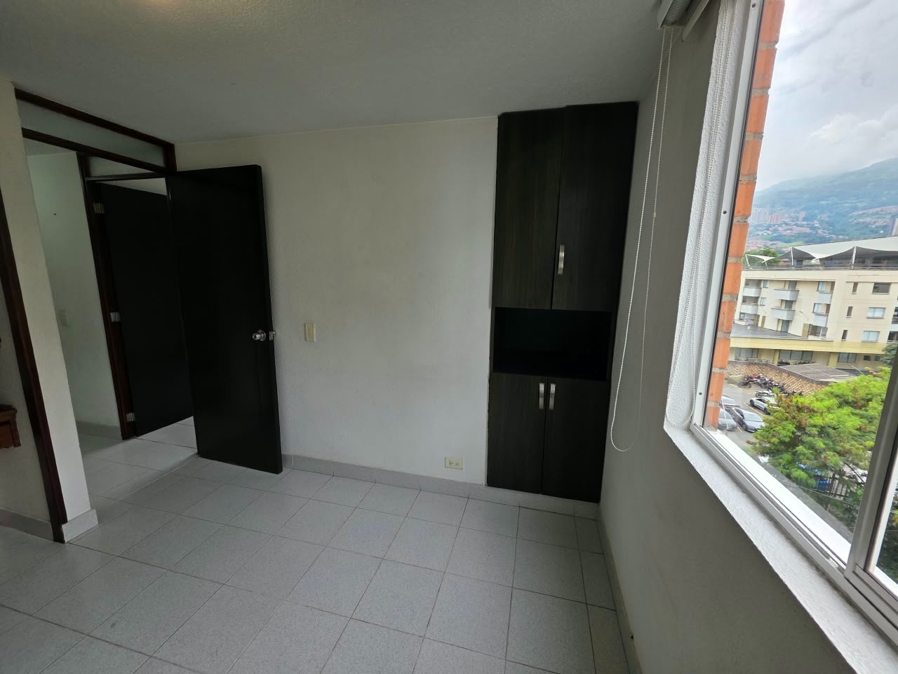 Apartamento en arriendo en Los Colores, Medellín · foto 10 de 24