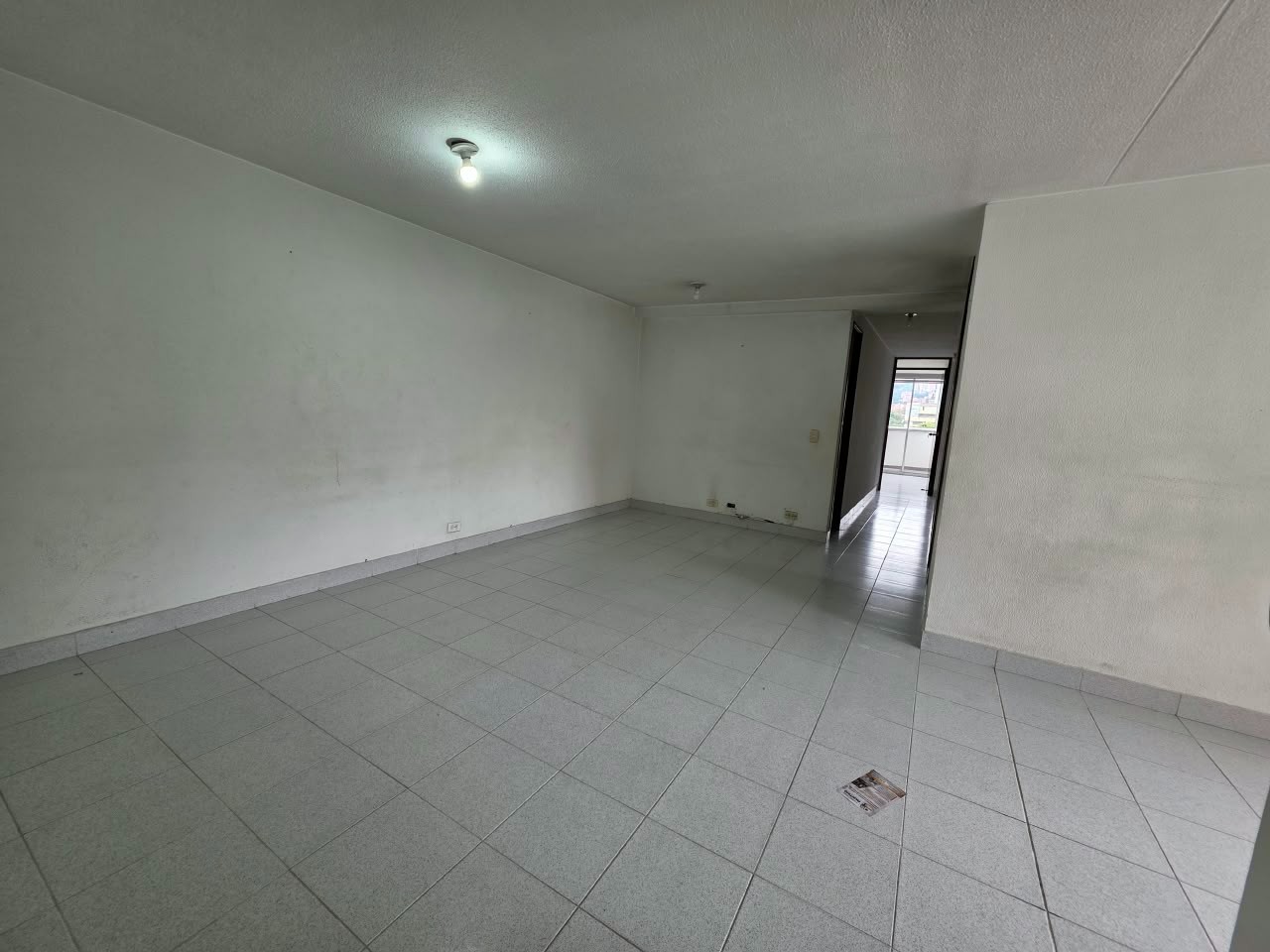 Apartamento en arriendo en Los Colores, Medellín · foto 17 de 24