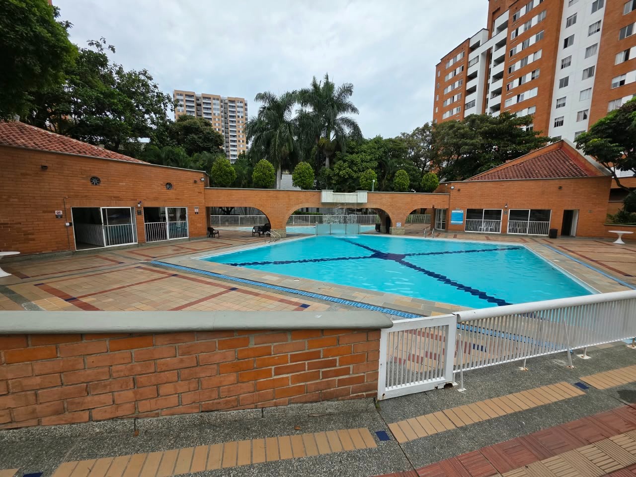 Apartamento en arriendo en Los Colores, Medellín · foto 23 de 24