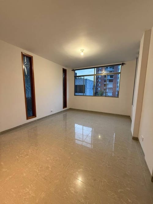 Casa de 4 alcobas en venta en El Poblado, Medellín, 350 m² · foto 2 de 18