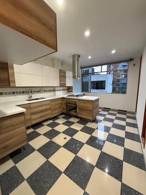 Casa de 4 alcobas en venta en El Poblado, Medellín, 350 m² · foto 10 de 18