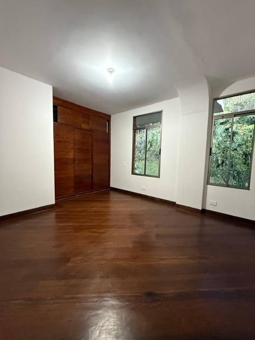 Casa de 4 alcobas en venta en El Poblado, Medellín, 350 m² · foto 13 de 18