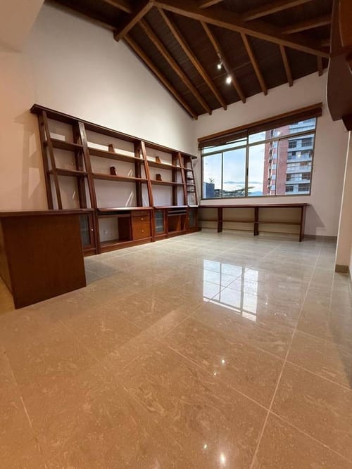 Casa de 4 alcobas en venta en El Poblado, Medellín, 350 m² · foto 16 de 18