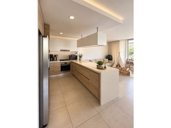 Apartamento de 2 alcobas en venta en Ciudad Jardin, Cali, 141 m² · foto 3 de 11