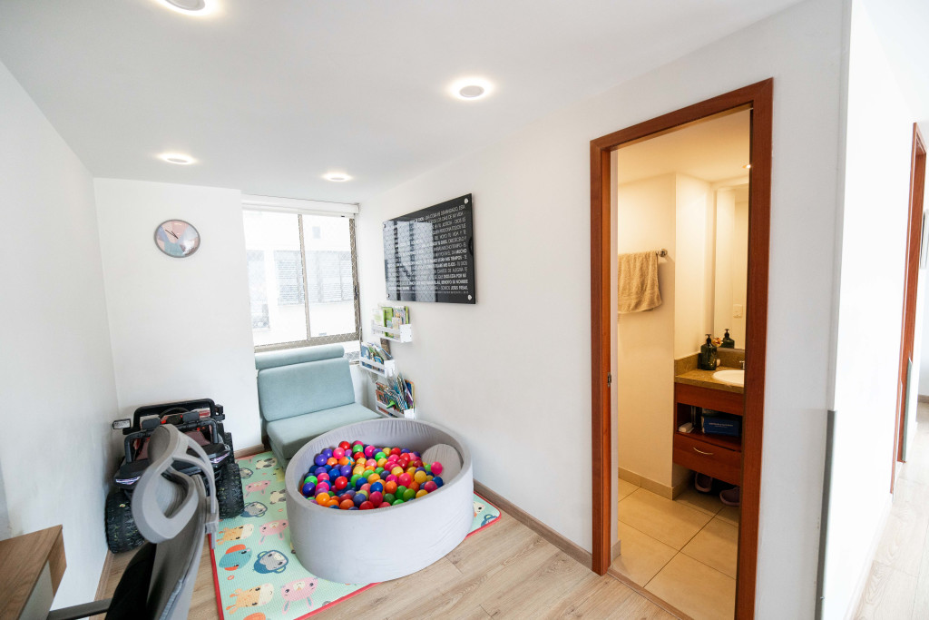 Apartamento en venta en Caobos Salazar, Bogotá · foto 8 de 24