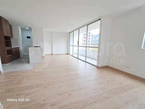 Apartamento de 2 alcobas en arriendo en Loma De San Jose, Sabaneta, 76 m² · foto 5 de 15