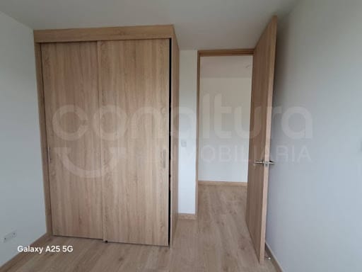 Apartamento de 2 alcobas en arriendo en Loma De San Jose, Sabaneta, 76 m² · foto 8 de 15