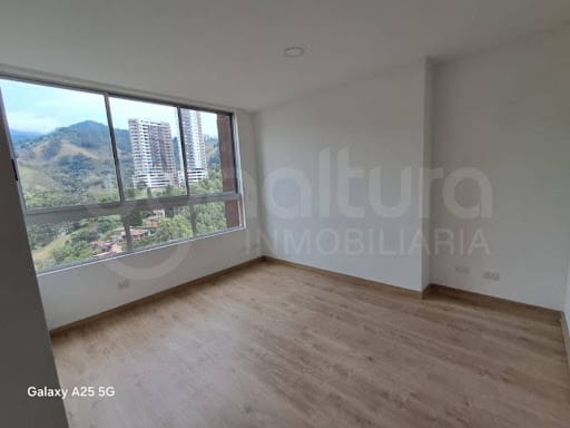 Apartamento de 2 alcobas en arriendo en Loma De San Jose, Sabaneta, 76 m² · foto 9 de 15