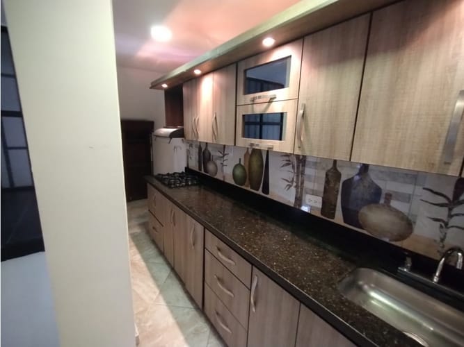 Apartaestudio en venta en La Almeria, Medellín, 125 m² · foto 4 de 17
