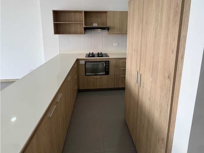 Apartamento de 2 alcobas en arriendo en Loma Del Escobero, Envigado, 84 m² · foto 2 de 20