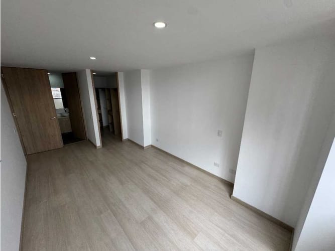 Apartamento de 2 alcobas en arriendo en Loma Del Escobero, Envigado, 84 m² · foto 8 de 20