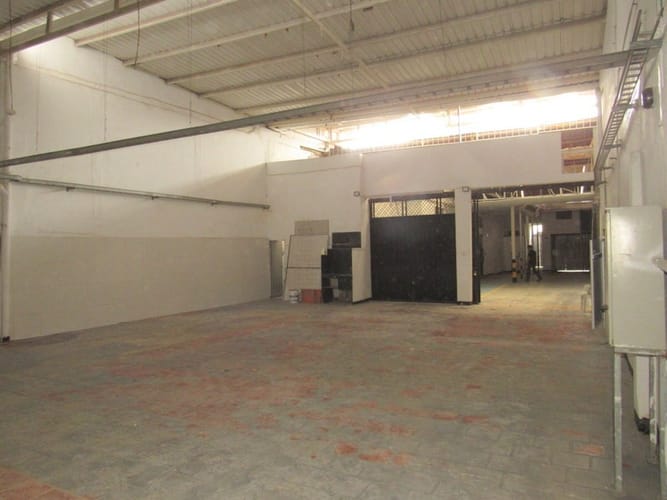 Bodega en arriendo en Alarcon, Bucaramanga, 350 m² · foto 2 de 8