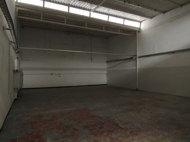 Bodega en arriendo en Alarcon, Bucaramanga, 350 m² · foto 5 de 8