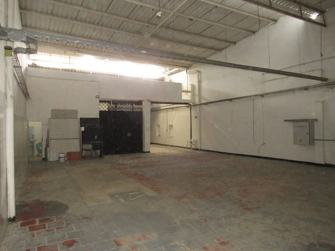 Bodega en arriendo en Alarcon, Bucaramanga, 350 m² · foto 6 de 8