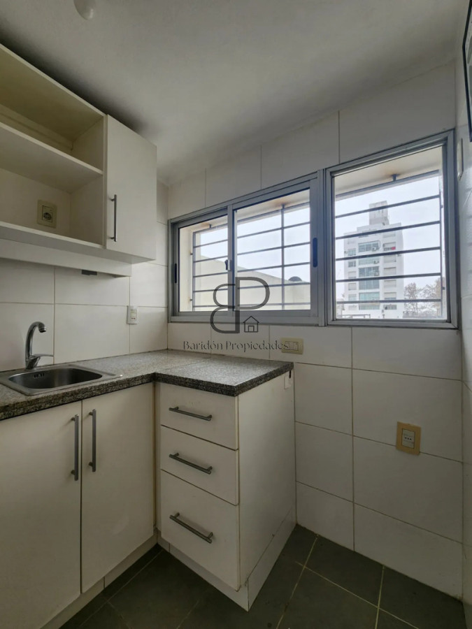 Alquiler Apartamento Monoambiente Grande Pocitos con Patio · Foto 9