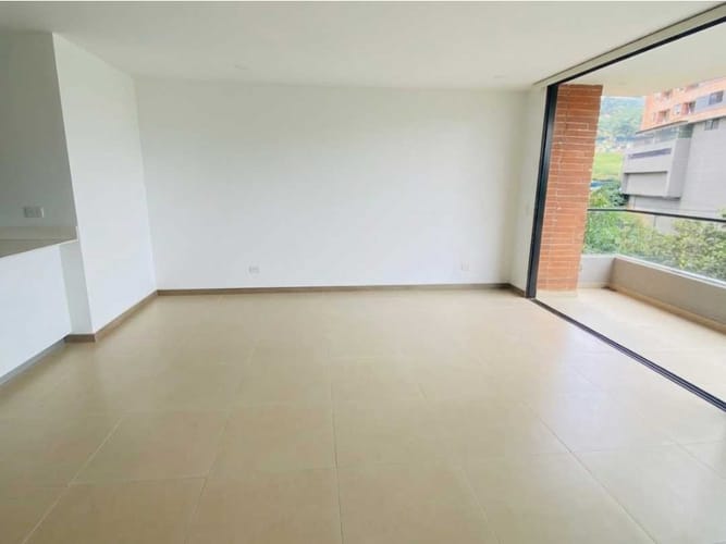 Apartamento de 3 alcobas en arriendo en Loma Del Escobero, Envigado, 105 m² · foto 4 de 22