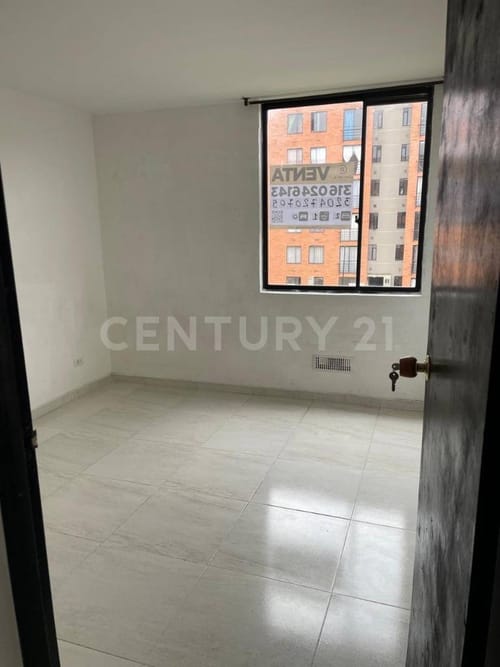 Apartamento de 2 alcobas en venta en Conjunto Residencial La Finca Manzana 1, Madrid, 38 m² · foto 2 de 13